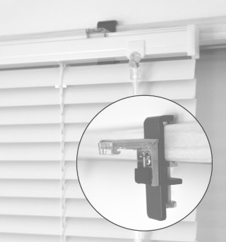アルミブラインド取り付け方。窓枠専用取付金具を使った、窓枠・木枠へのアルミブラインド取付方法。
